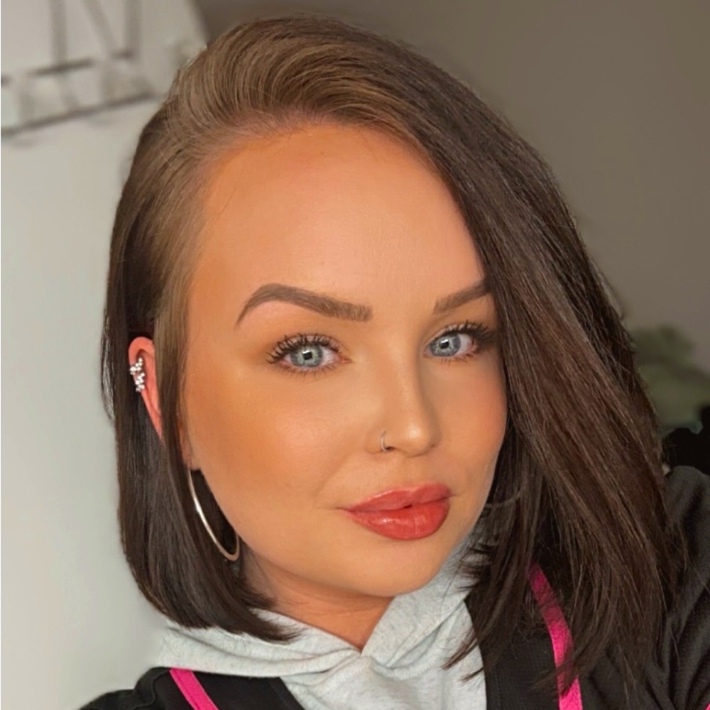 Meet your Posher, Falon